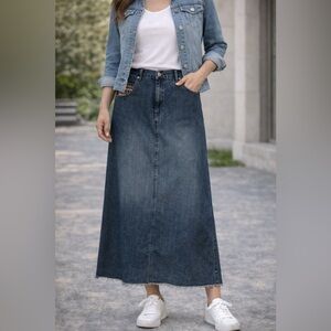 Carole Little Blue Denim Skirt with Embroidery size 8 | vintage style Americana